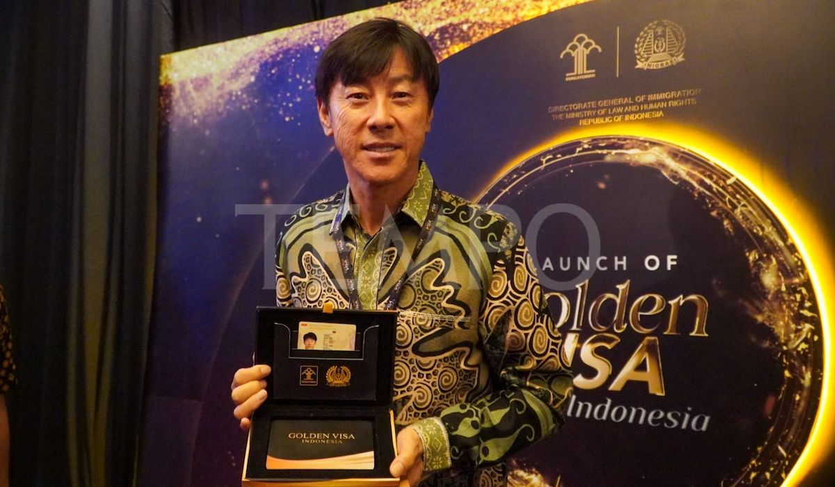 Golden Visa diterima Shin Tae Yong dari presiden Joko Widodo