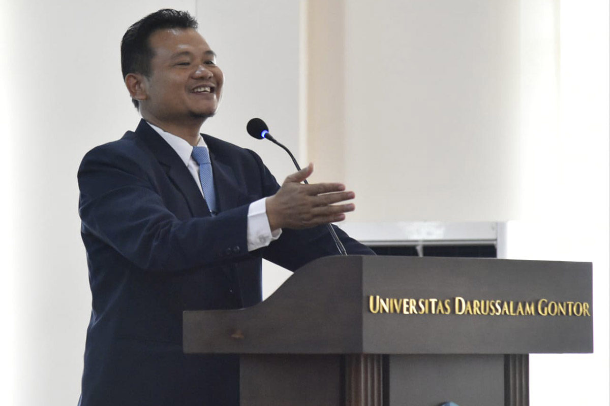 DEPUTI Wakil Rektor 3 Universitas Darussalam Gontor Dr Cecep Sobar Rochmat MPdI.