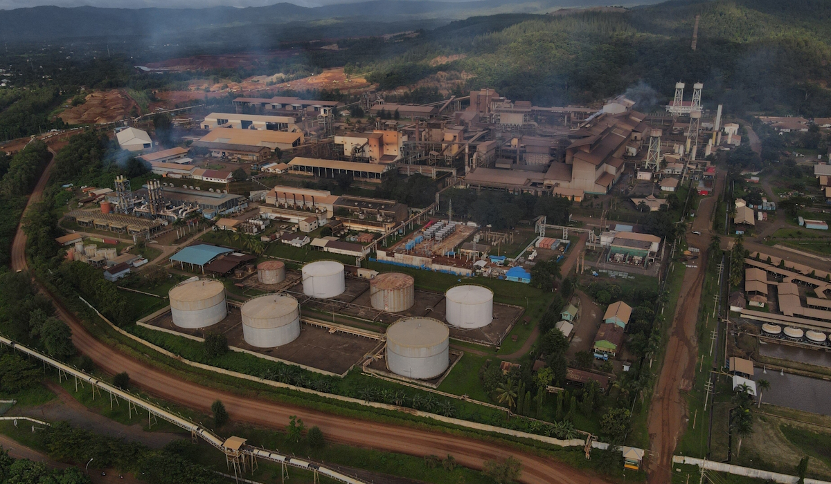 Foto udara lokasi smelter nikel milik PT Antam Tbk di Kecamatan Pomalaa 