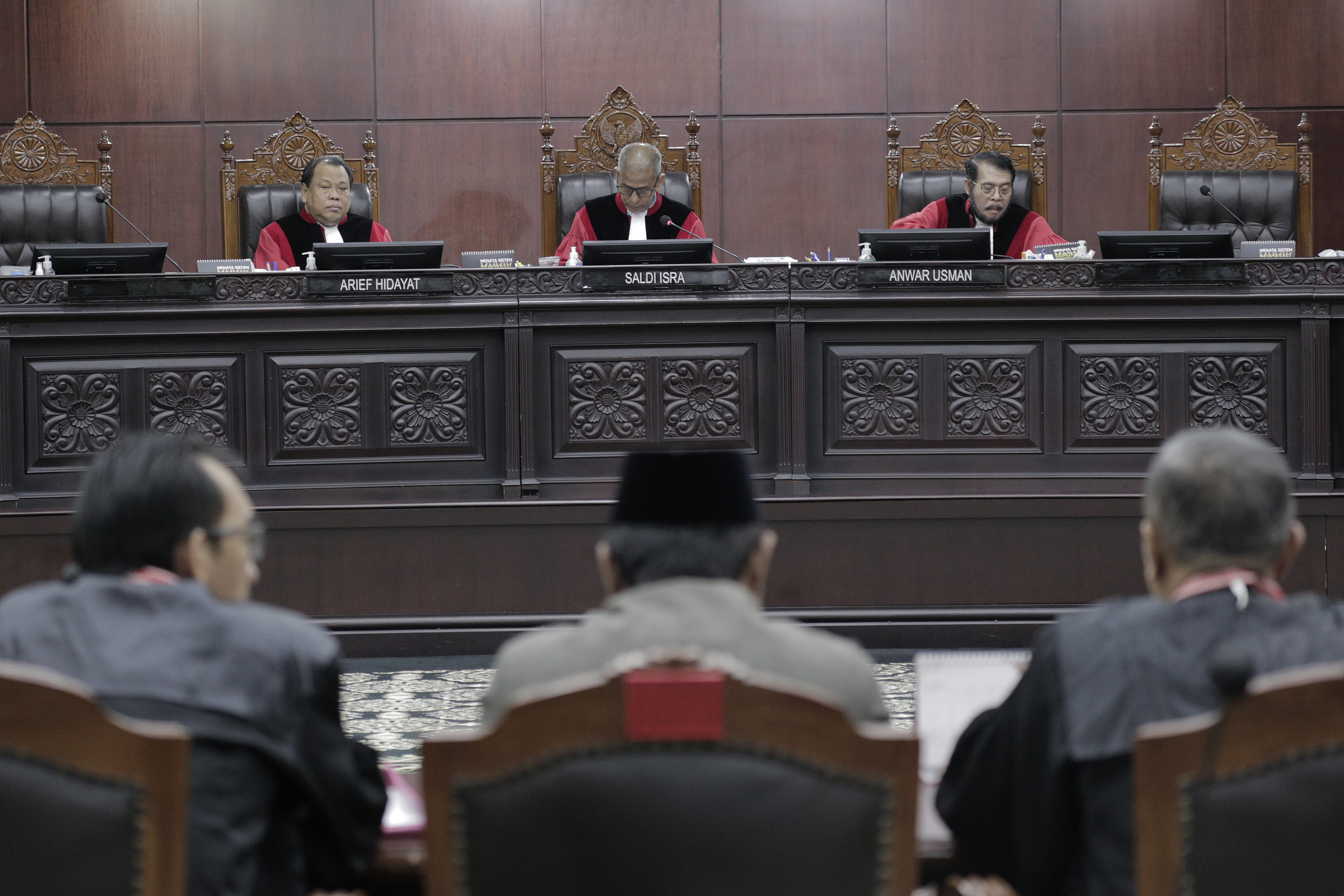 Suasana sidang uji materi di MK