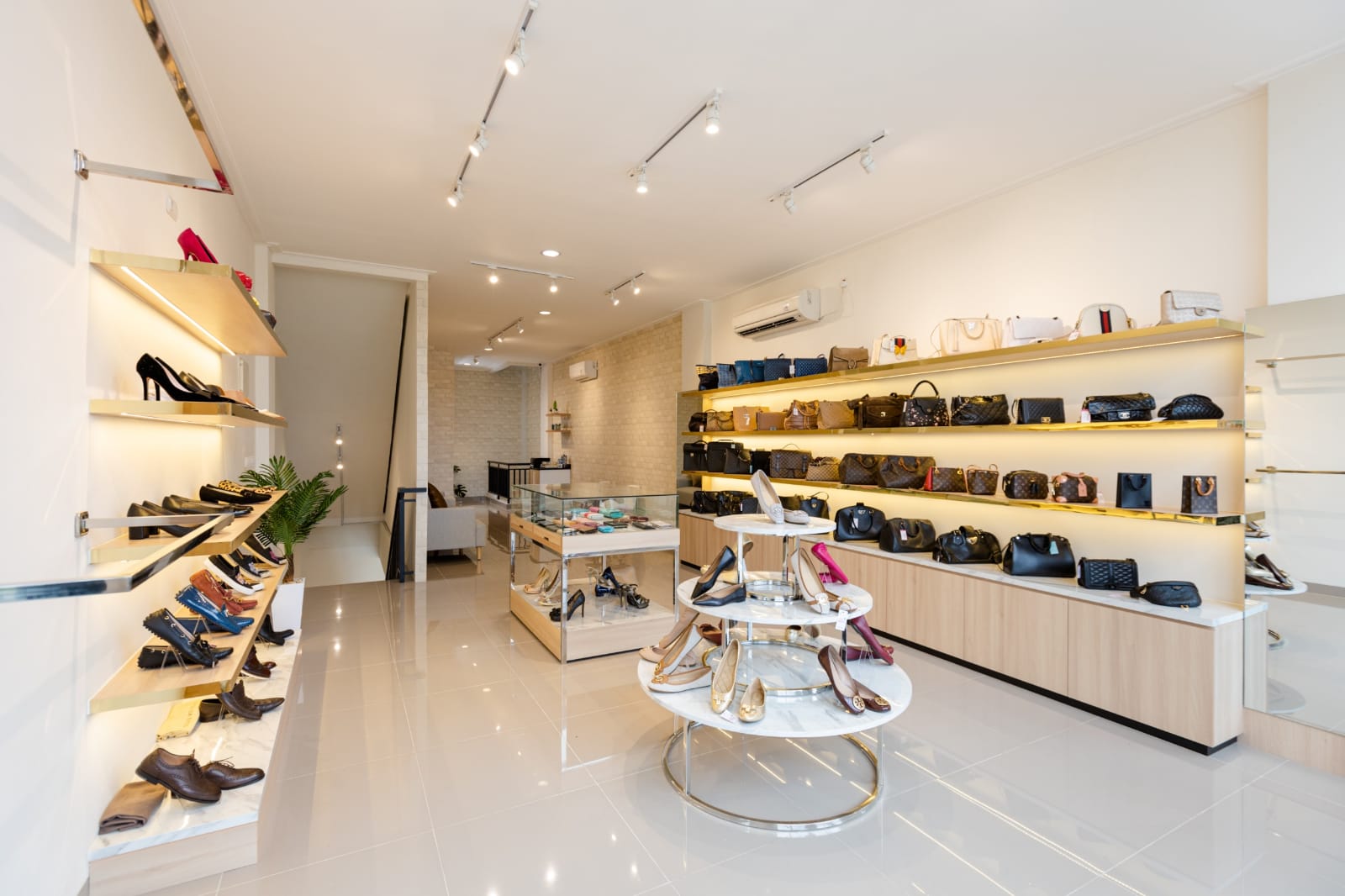 Tips cerdas beli barang preloved berkualitas