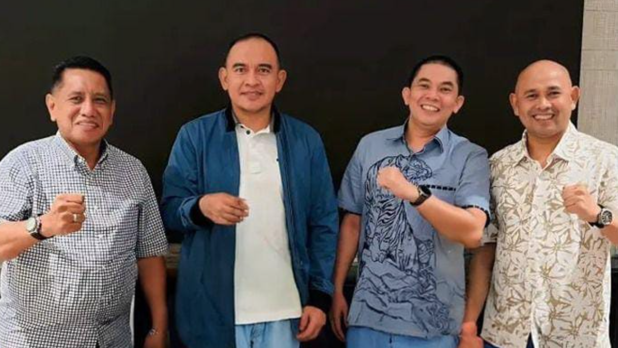 Rahmat Trianto-Muh. Zazuli dan Andi Rudi Latif-H Bahsanudin 