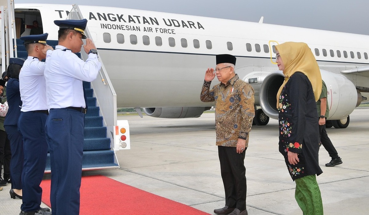 Wapres Ma'ruf Amin saat tiba di Pangkalan Udara TNI AU Adi Soemarmo, Kabupaten Boyolali, Jawa Tengah.