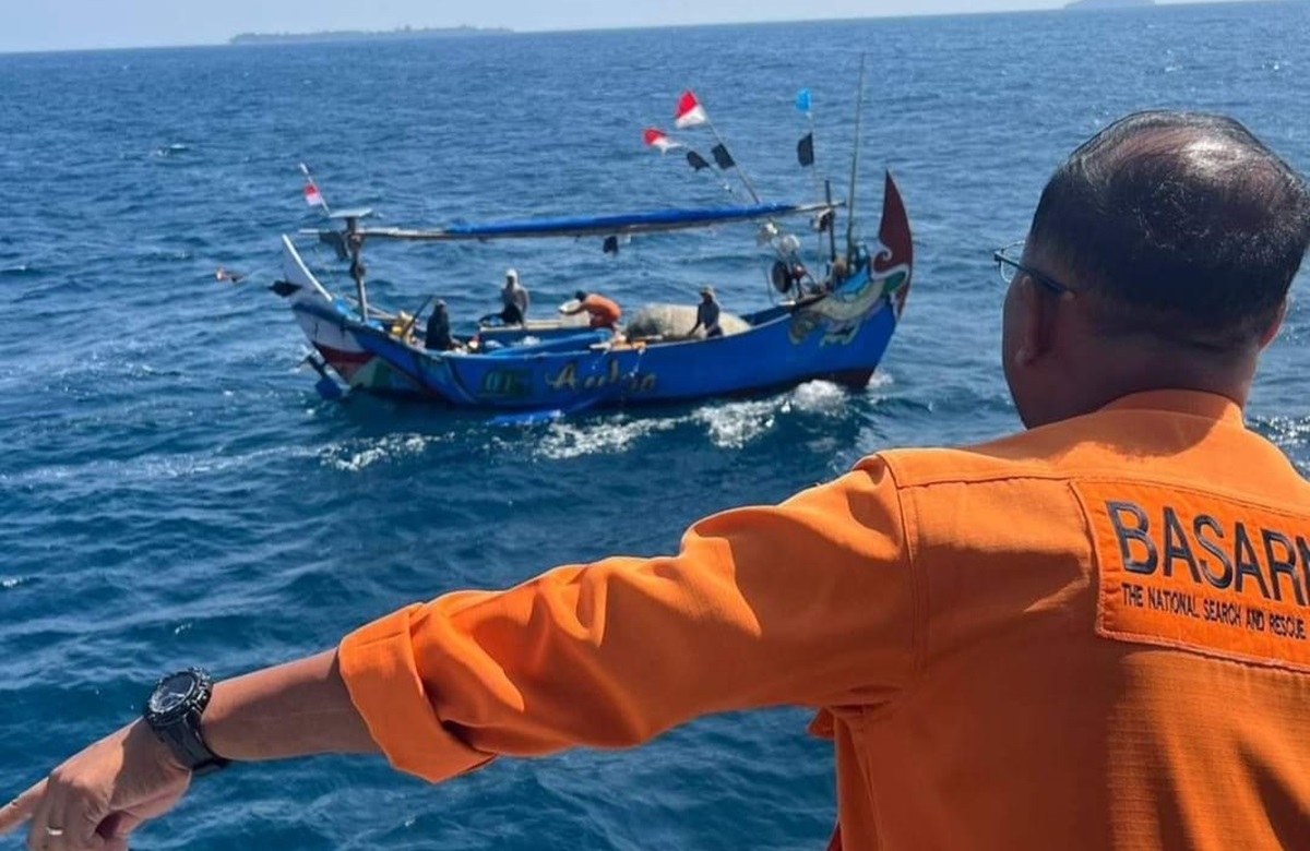 Tim sar menghentikan pencarian 6 ABK KM Soneta yang tenggelam di Perairan Karimunjawa, Jepara, Jawa Tengah.