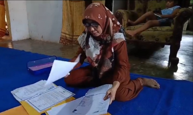 Polda Jambi dalami kasus guru taman kanak-kanak, Asniati, yang harus mengembalikan gajinya.