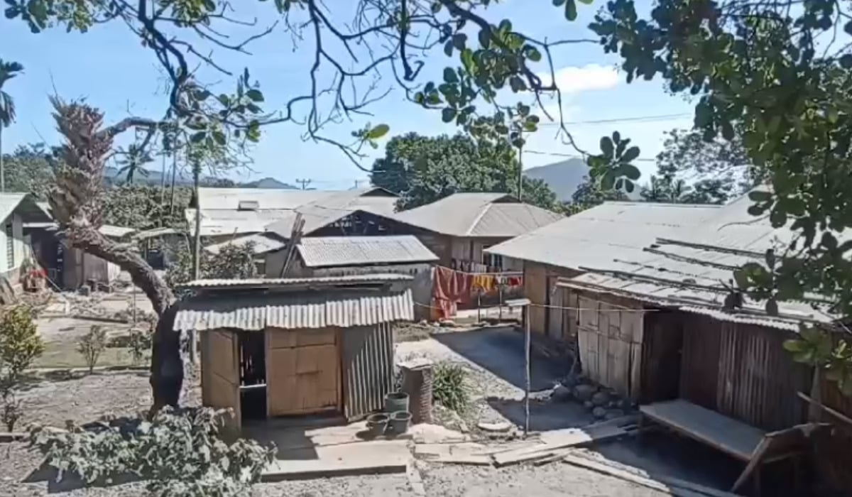 Hujan Abu Melanda 20 Desa di Sikka setelah Gunung Lewotobi 6 Kali Meletus.