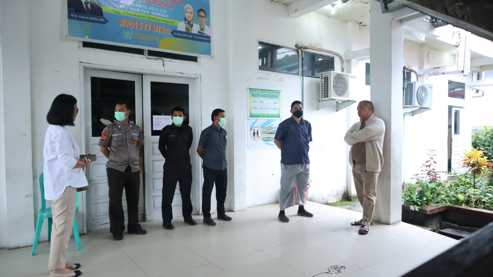 Wakil Ketua Umum Partai NasDem, Ahmad M Ali jenguk Wakil Gubernur Sulawesi Tengah, Ma’mun Amir yang di RSUD Luwuk Banggai