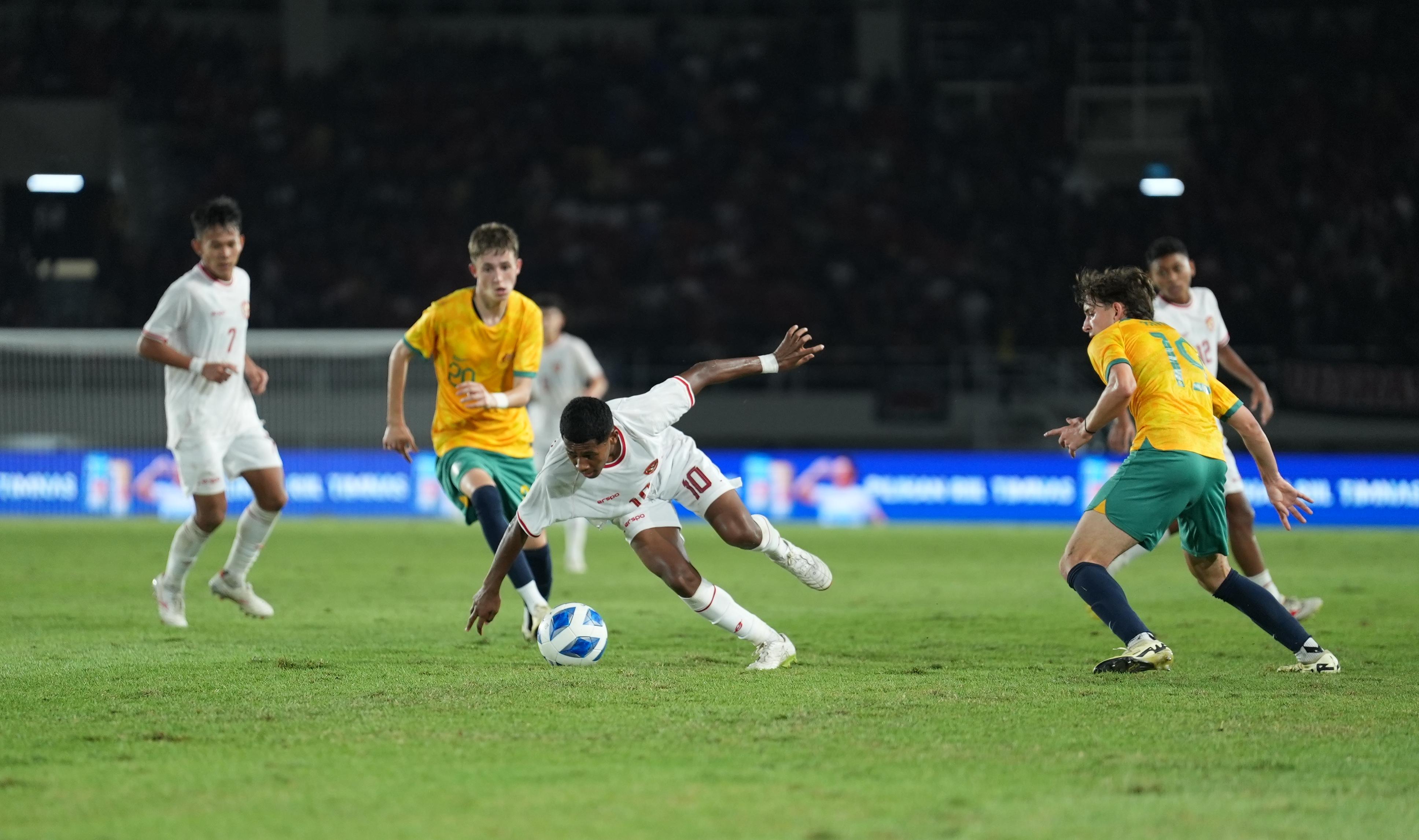 Tim U-16 Indonesia harus mengakui keunggulan Australia dengan skor 3-5 pada laga semifinal Piala AFF U-16.