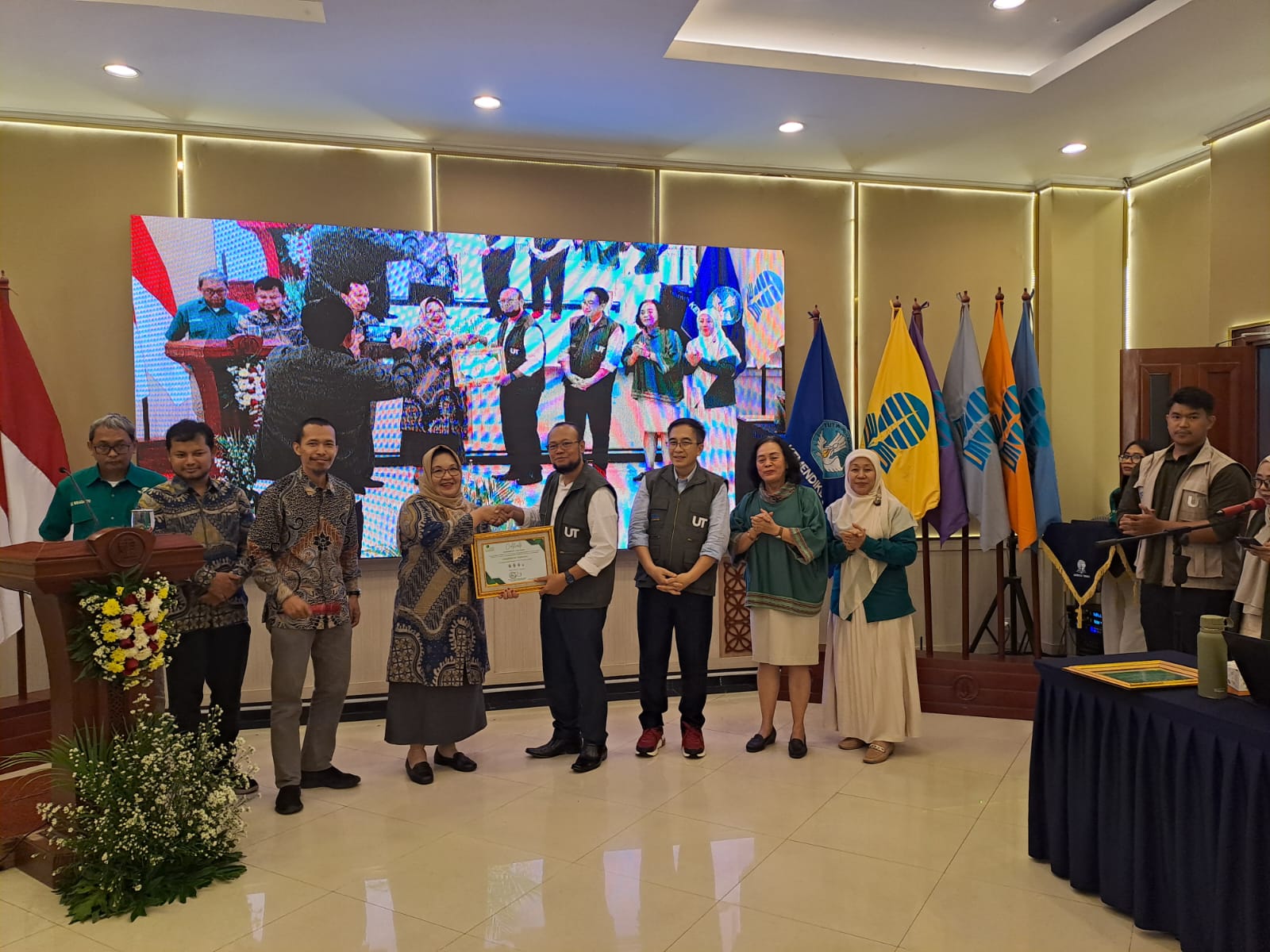 Pada penilaan UI GreenMetric, pada tahun 2023, UT menduduki peringkat ke-46 secara nasional dan ke-513 secara internasional.