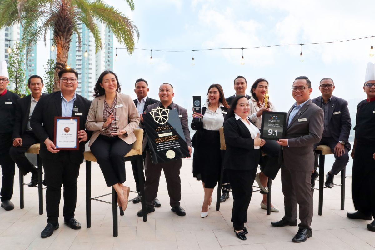 Holiday Inn & Suites Jakarta Gajah Mada menerima penghargaan nasional dan internasional.