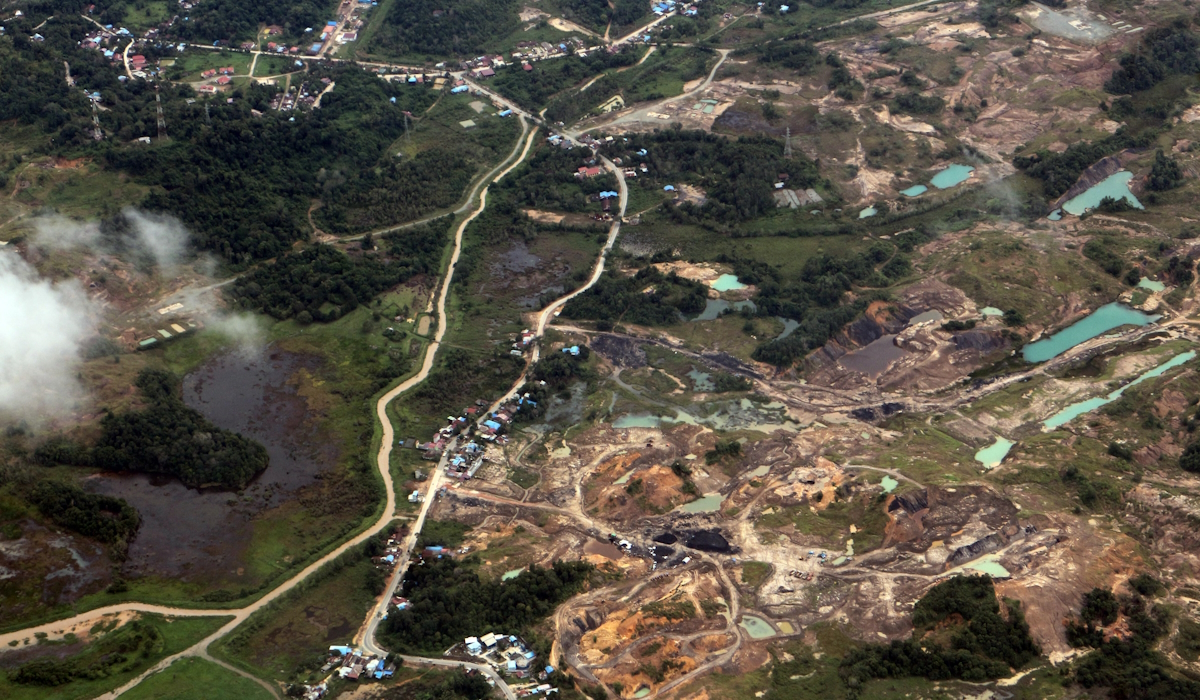 Foto udara tambang batu bara di Kalimantan Timur 
