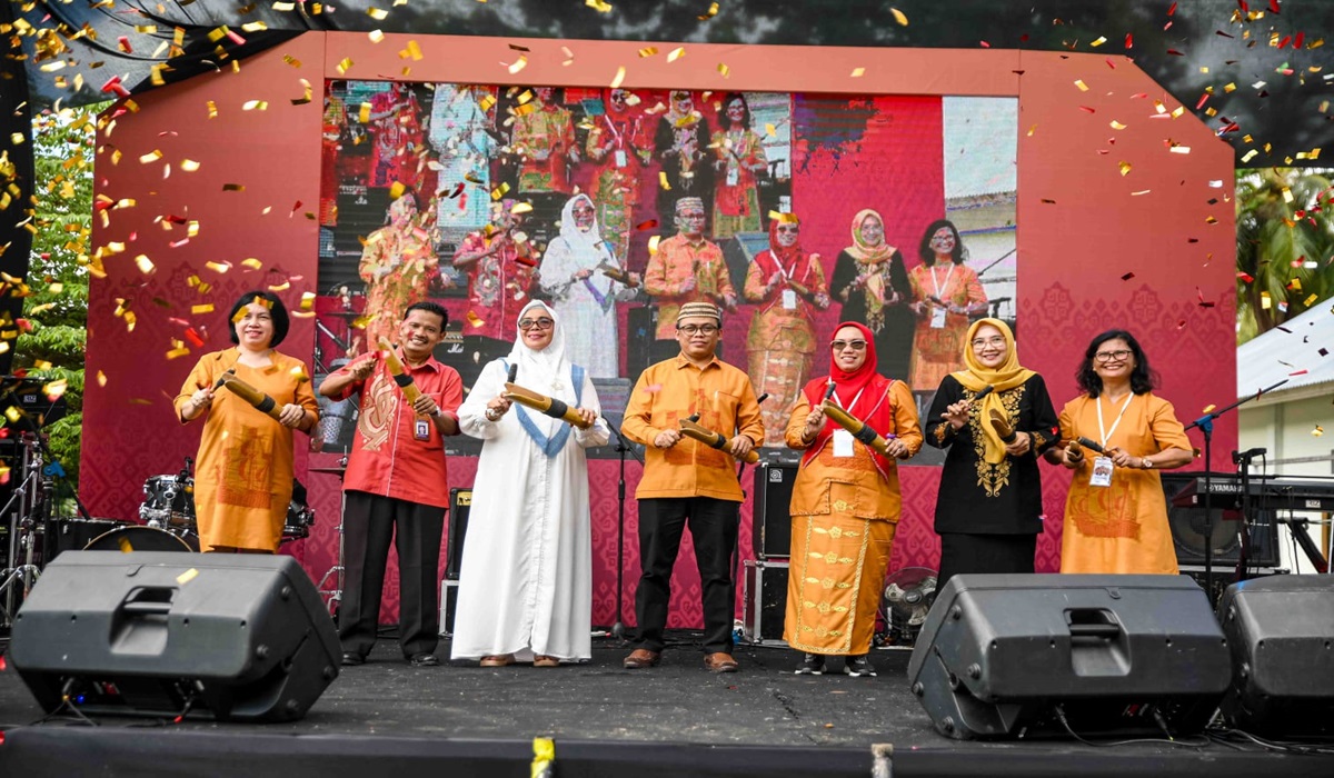 Kumpul Komunitas Karawo di Objek Wisata Danau Perintis, Kecamatan Suwawa, Kabupaten Bone Bolango Provinsi Gorontalo.