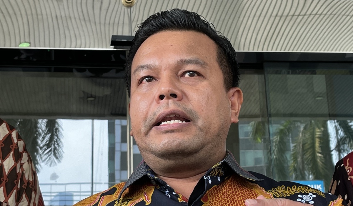 Kuasa Hukum Donni, Johanes Tobing di Gedung Dewas KPK, Jakarta Selatan, Selasa, 9 Juli 2024.