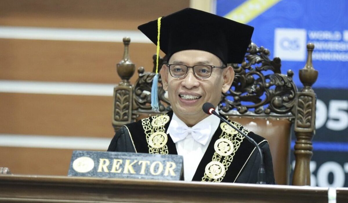 Rektor Universitas Airlangga, Mohammad Nasih.