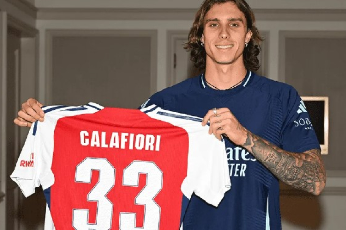 Arsenal baru saja mendatangkan pemain barunya di musim ini Riccardo Calafiori