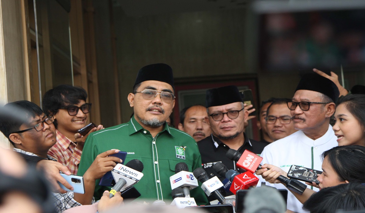 Wakil Ketua Umum PKB Jazilul Fawaid (ketiga dari kiri)