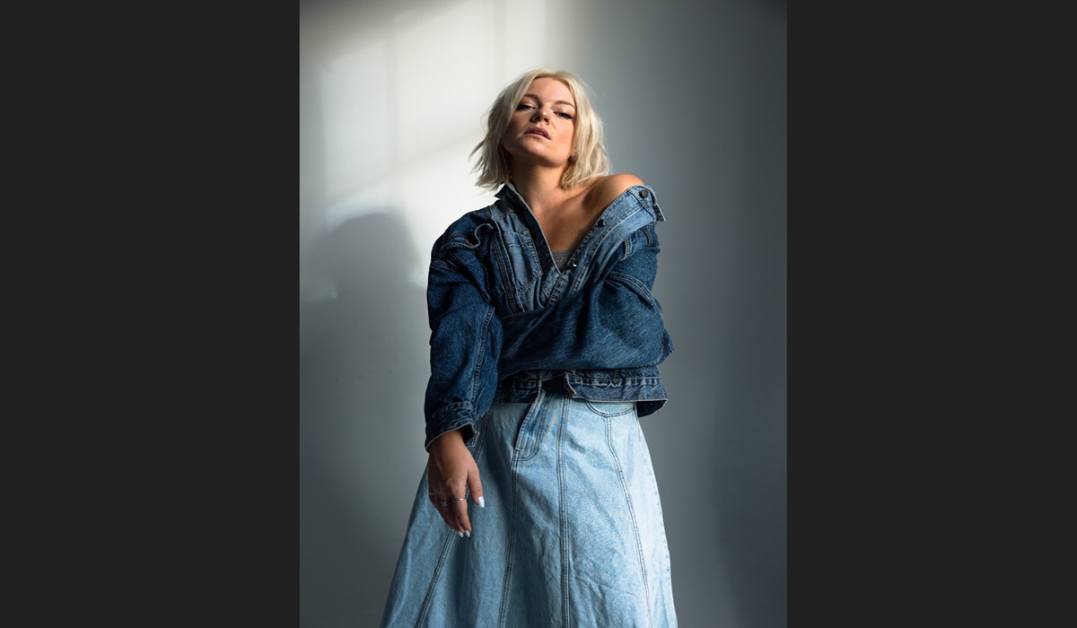 Jessia Rilis Single Different People