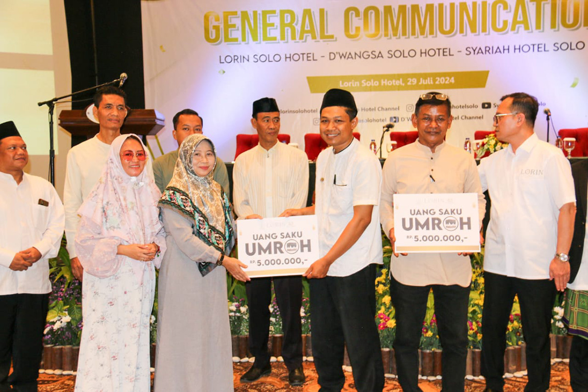 Pemberian apresiasi kepada karyawan Lorin Group.