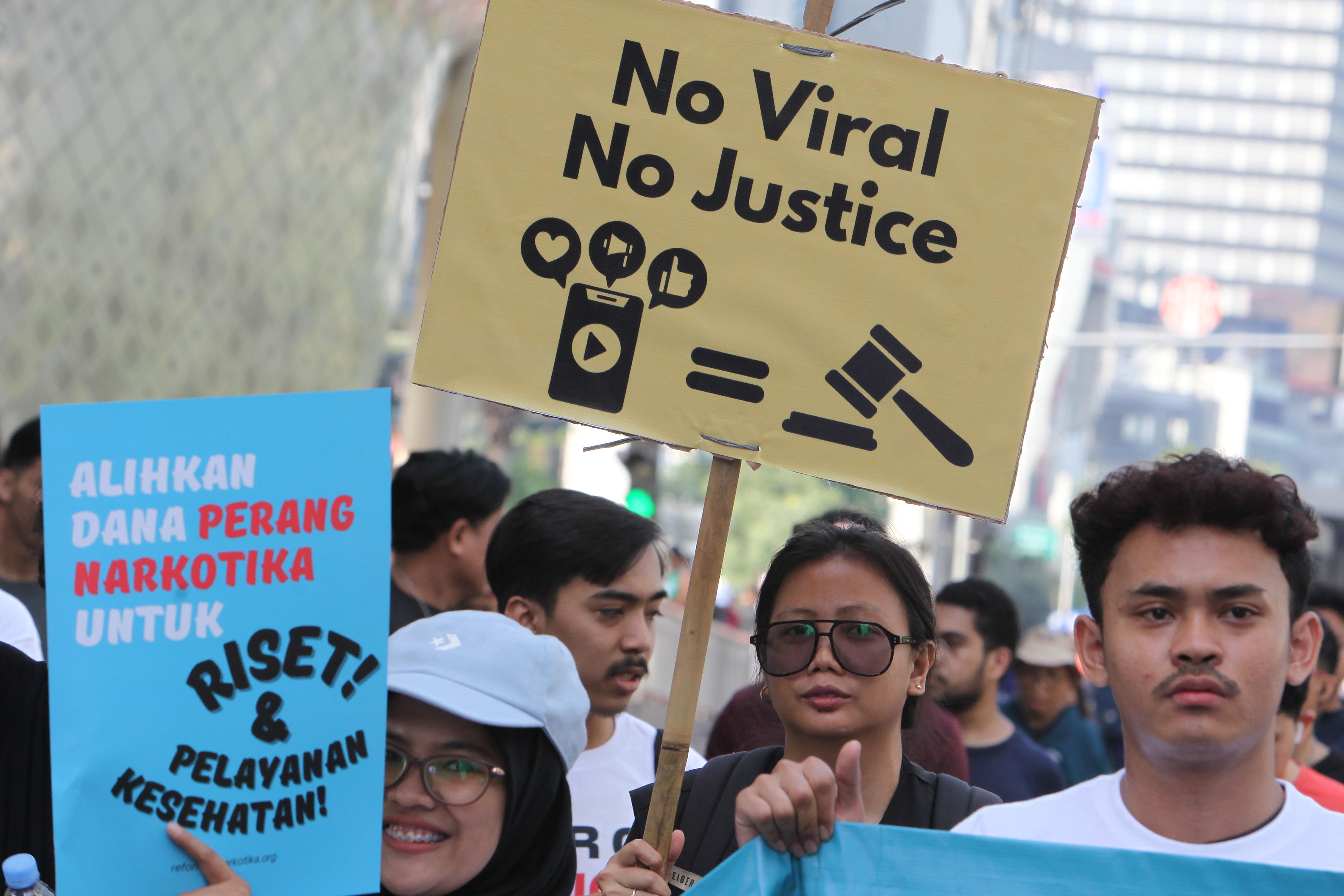 Masyarkat mensuarakan aspirasi terkait hukum dan keadilan