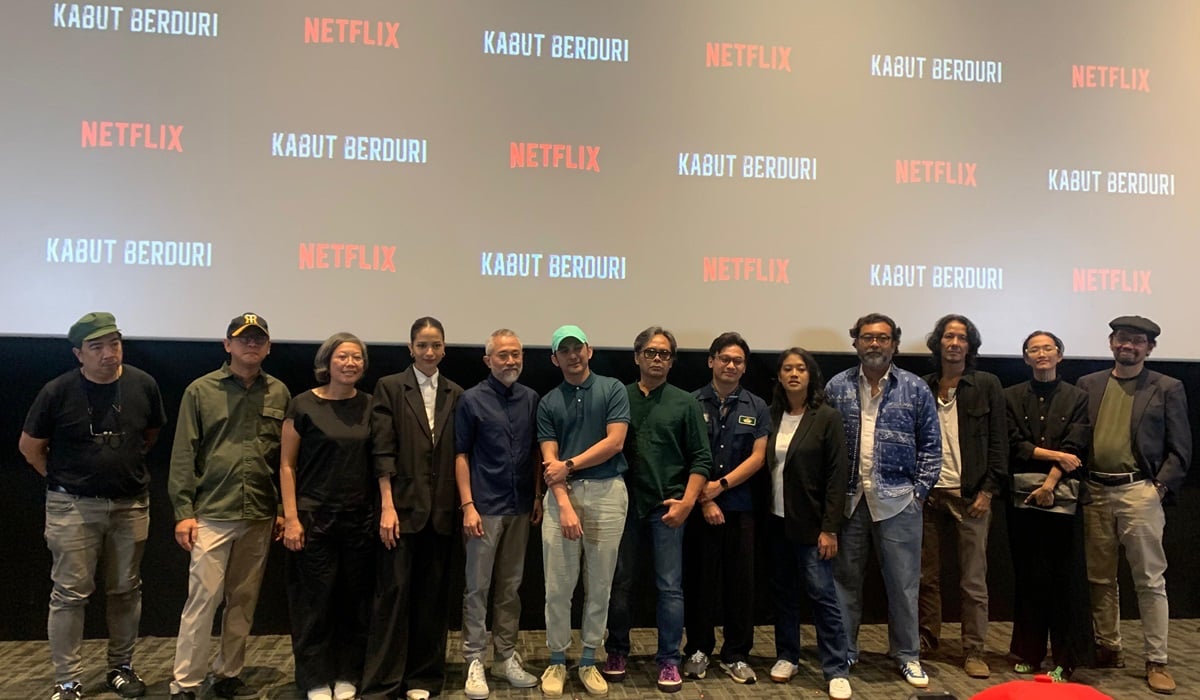 Para pemeran dan pendukung film Kabut Berduri