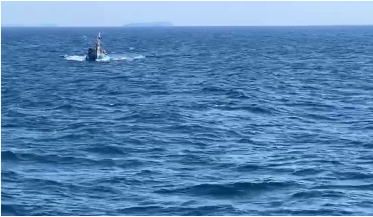 Pencarian ABK yang tenggelam.