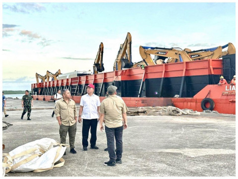 Puluhan alat berat milik H Isam.