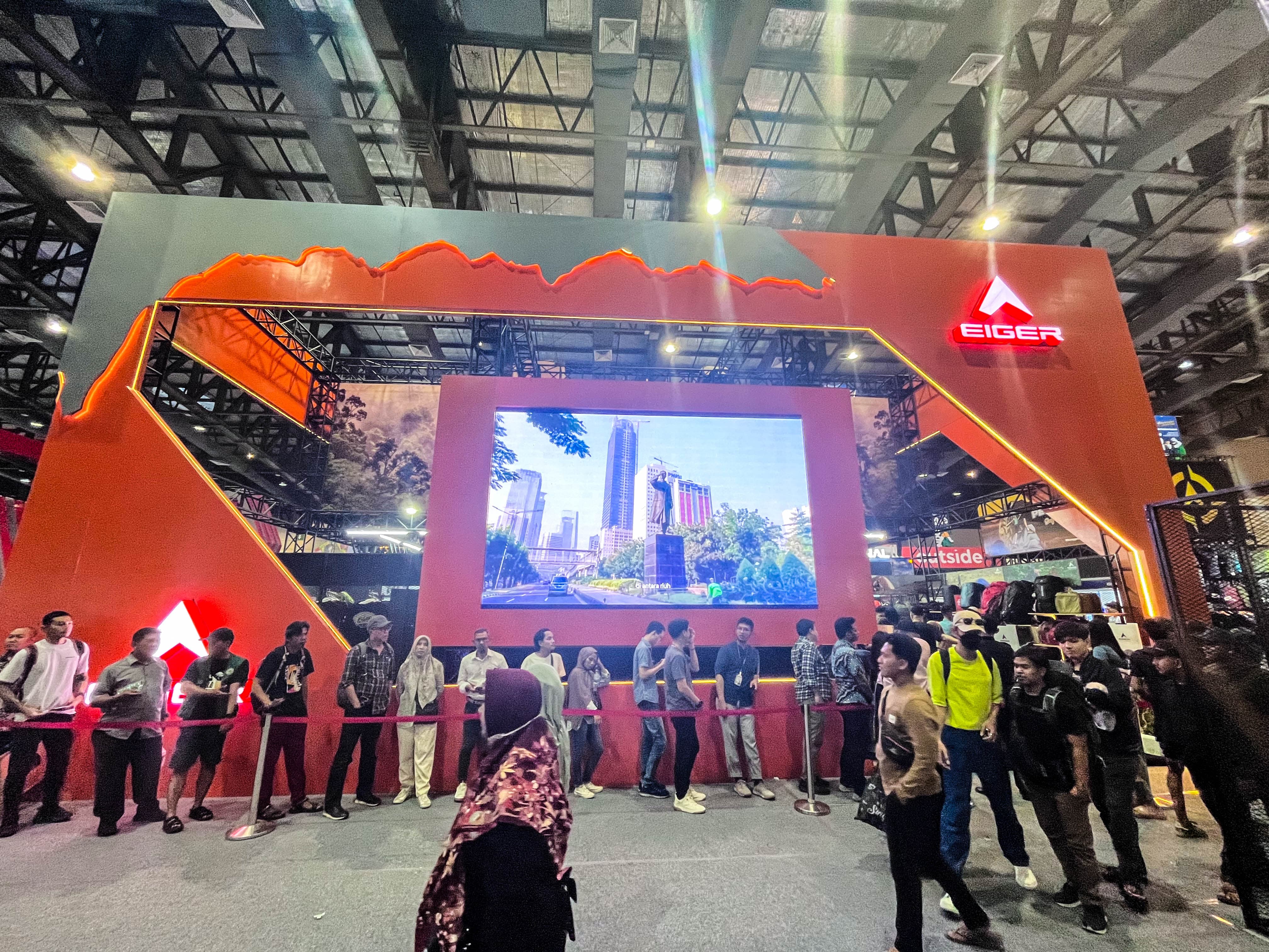 Eiger Adventure adakan promo buy one get one dan diskon hingga 50% di Indofest 2024