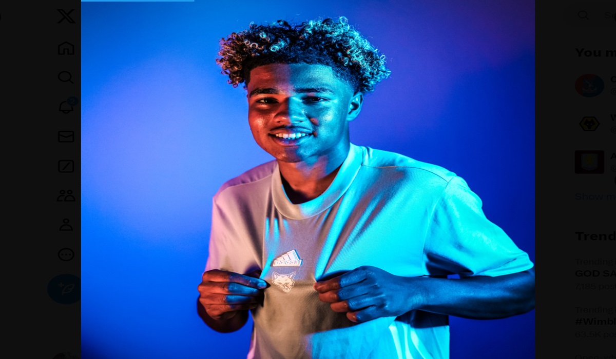 Pemain Leicester City Michael Golding