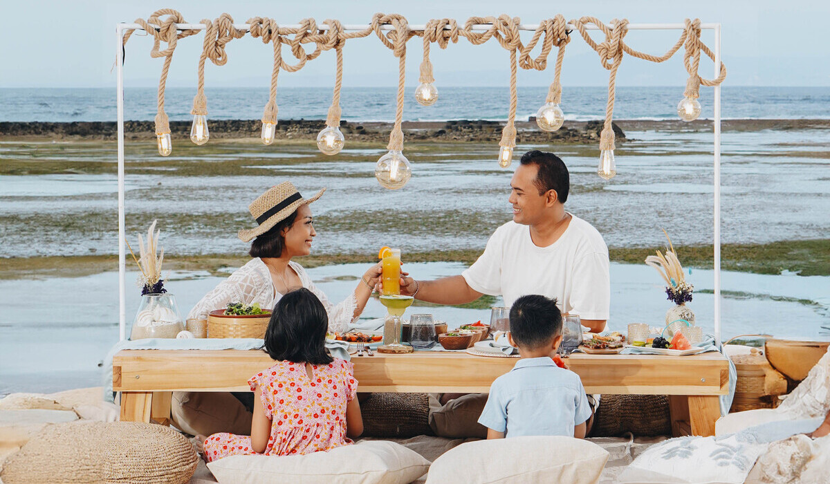 Chic Picnic Tepi Pantai di Sofitel Bali Nusa Dua Beach Resort.