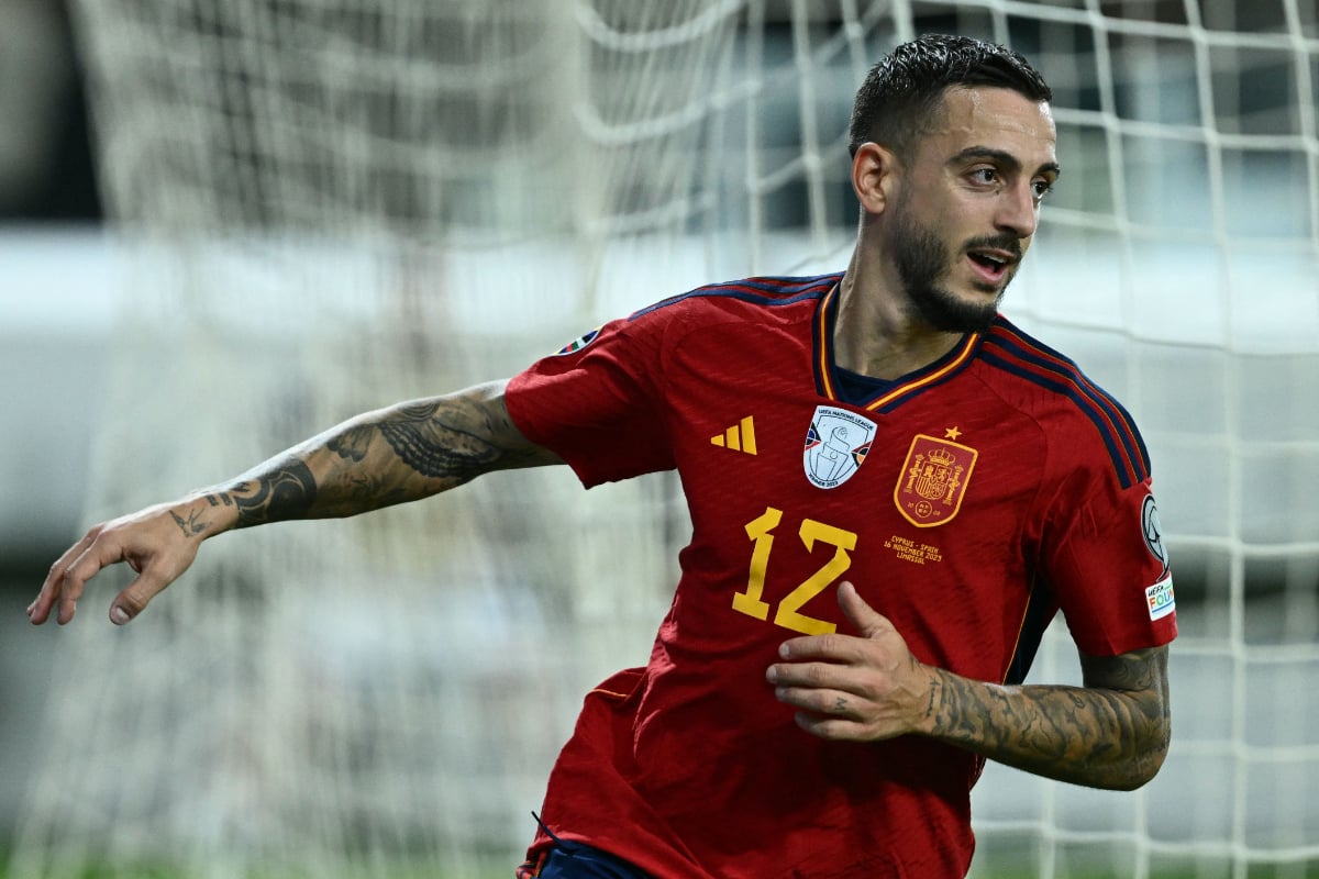 Penyerang Spanyol #12 Joselu merayakan mencetak gol ketiga timnya selama pertandingan sepak bola kualifikasi Grup A UEFA Euro 2024 antara Si