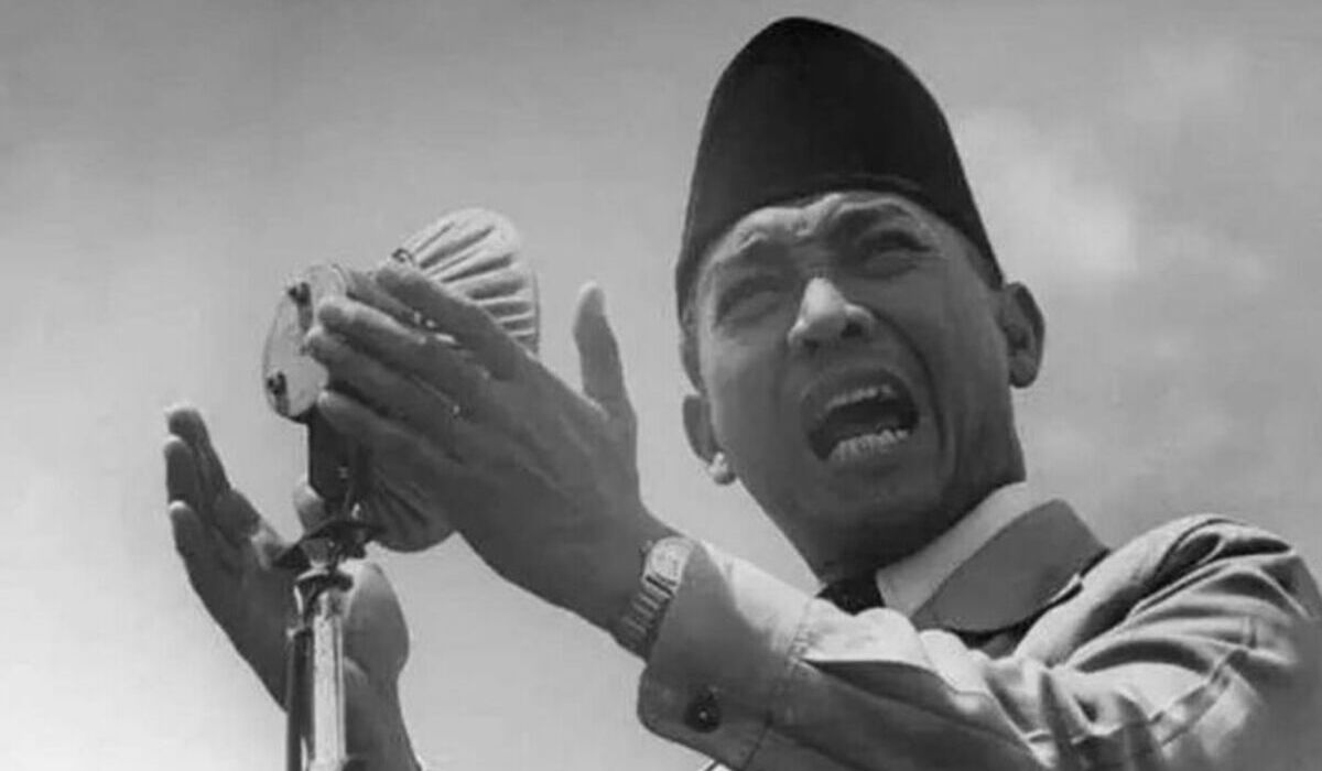 Proklamator dan tokoh Pramuka Indonesia, Ir Soekarno.