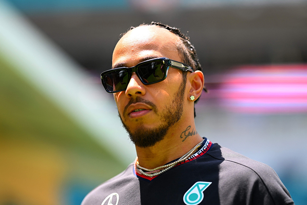Pembalap Mercedes Lewis Hamilton.