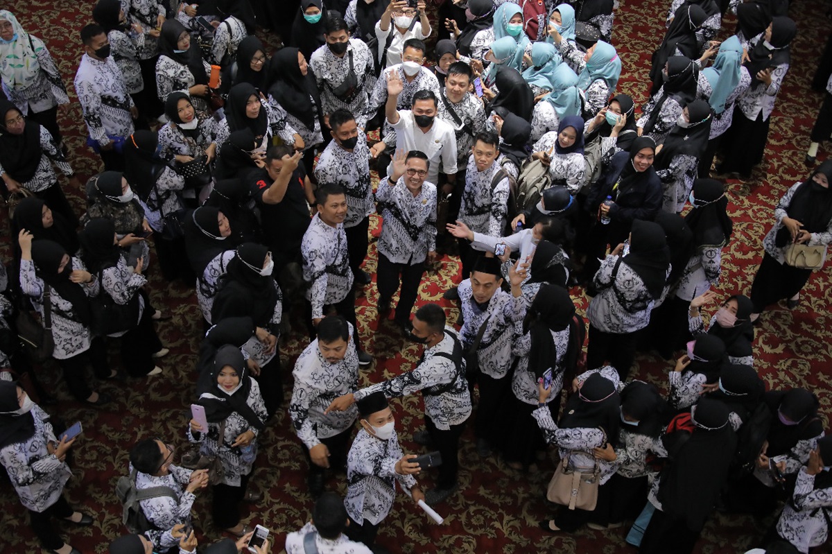 Perhimpunan P2G mengungkapkan keprihatinan mendalam terhadap situasi guru honorer di Jakarta dan daerah lain, menyusul kebijakan 