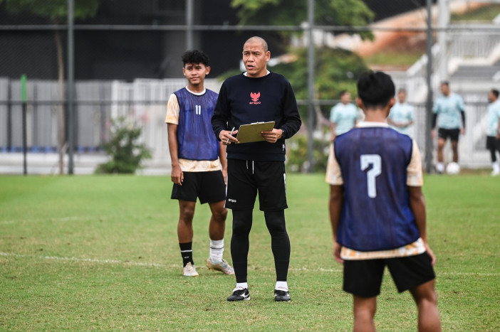 Pelatim tim u-16 Indonesia Nova Arianto,