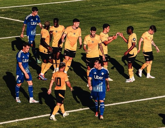 Daniel Podence Tinju Pemain Como Setelah Hwang Hee-chan Mendapat Pelecehan Rasis