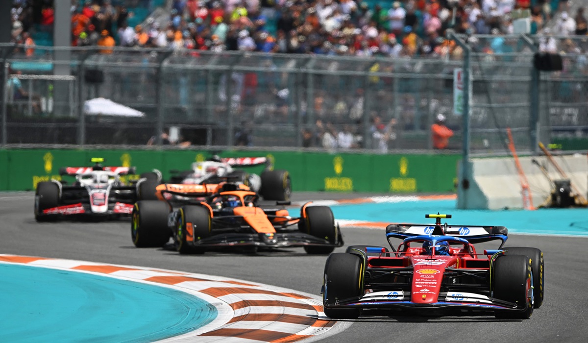 Para pembalap Formula 1 beraksi di GP Miami.