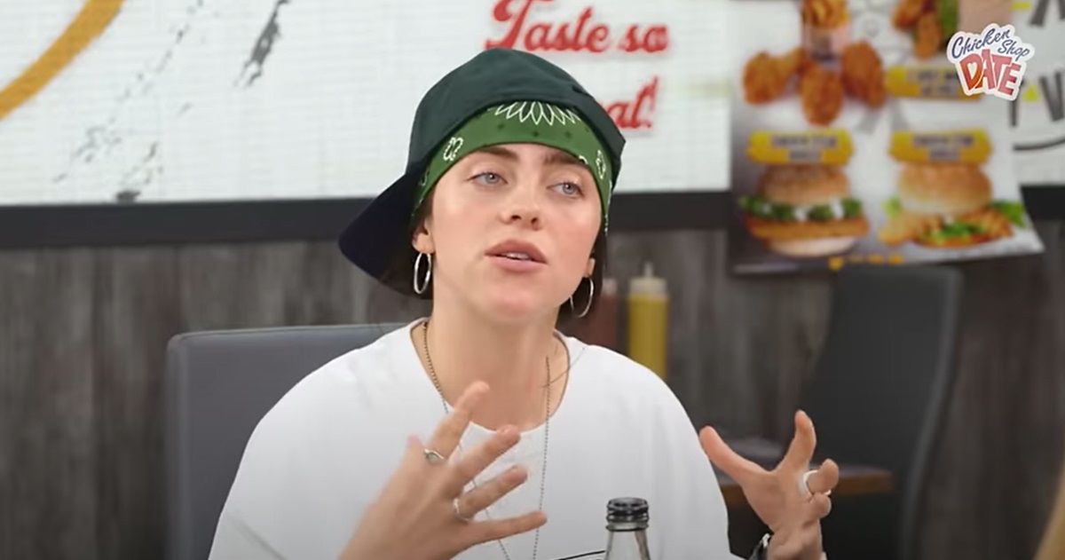Dalam episode terbaru Chicken Shop Date, Billie Eilish mengungkapkan bau adalah faktor utama dalam menentukan ketertarikan seseorang padanya