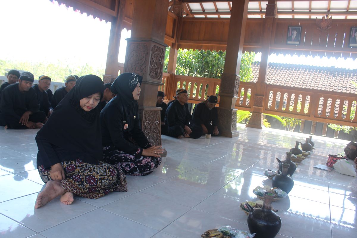 Warga Samin, Blora, Jawa Tengah, menggelar tradisi Ruwat Agung.