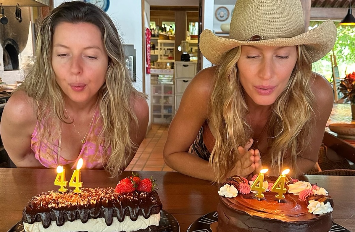 Gisele Bündchen merayakan ulang tahunnya yang ke-44 pada 20 Juli bersama saudara kembarnya, Patricia Bündchen. 
