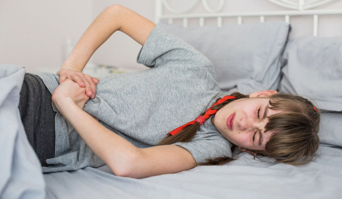 Pengobatan alami untuk atasi sakit perut pada anak yang tiba-tiba menyerang