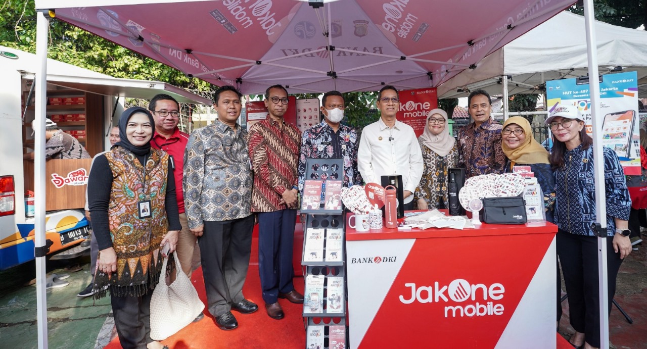 Bank DKI menyalurkan subsidi 1000 paket sembako