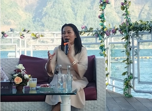 Novelis dan penyanyi Dee Lestari di Bali, Sabtu (20/7/2024).