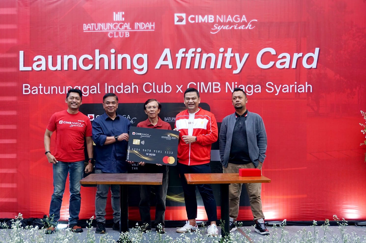 CIMB Niaga Syariah dam Batununggal Indah Club meluncurkan Affinity Card