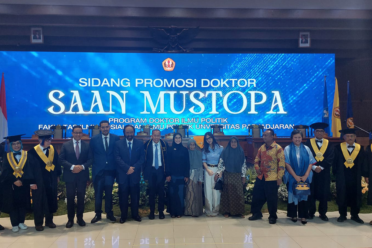 Sidang promosi doktor Saan Mustopa di Universitas Padjajaran.