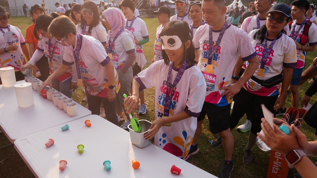 Ratusan pelari mengikuti rangkaian kegiatan Jakarta Color Run 2024