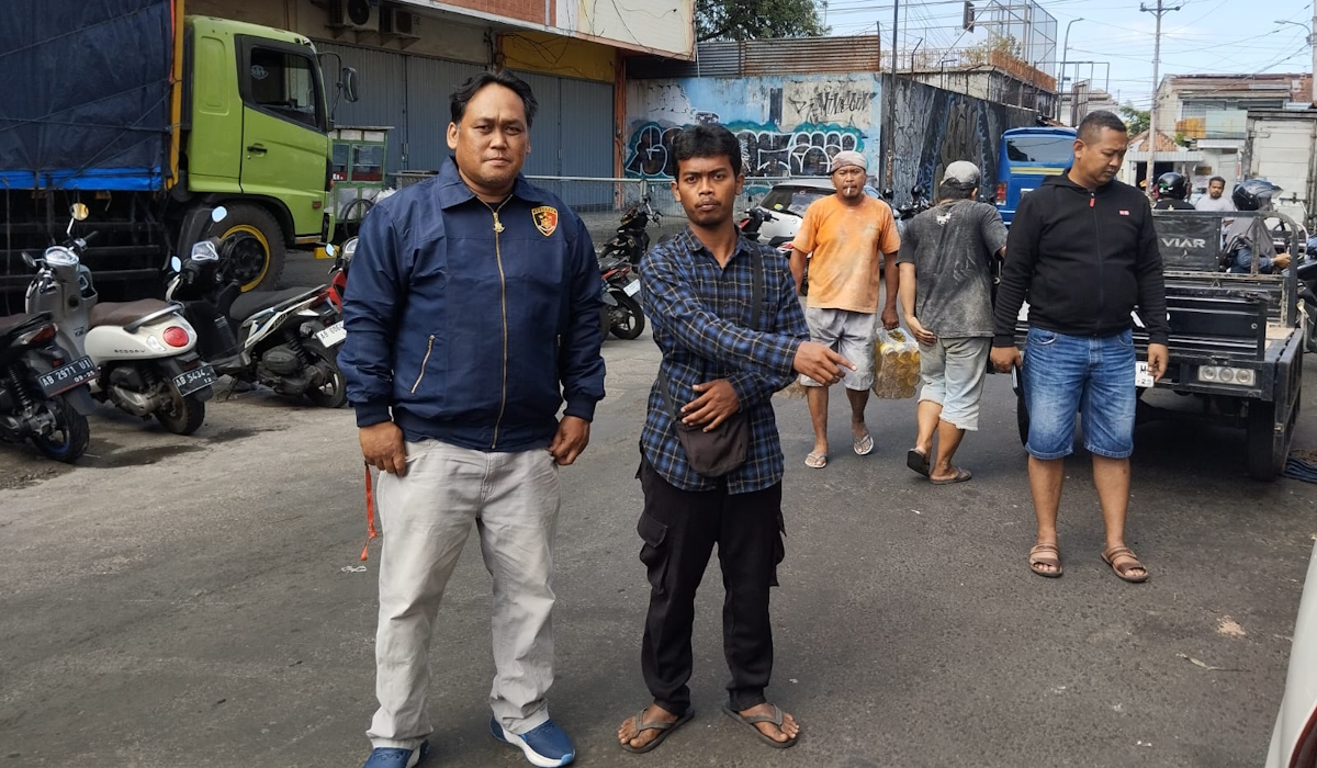 Penangkapan juru parkir yang meminta tarif di luar ketentuan di Kota Yogyakarta. 