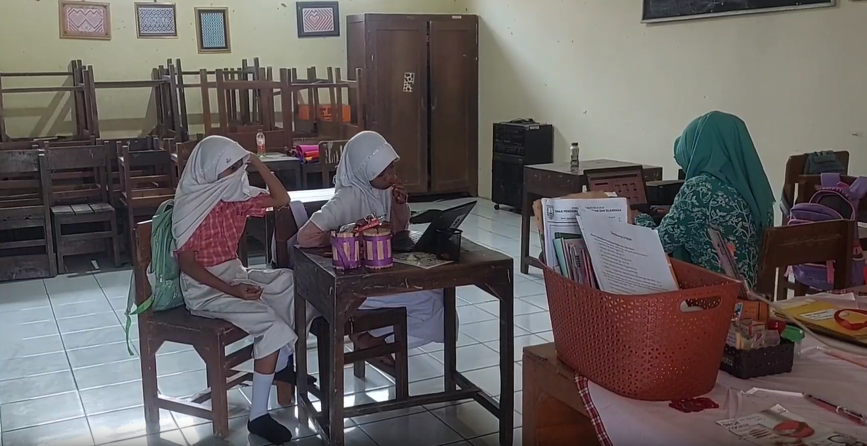 Suasana belajar di SDN 2 Bulungcangkring, Kudus, Jawa Tengah, 