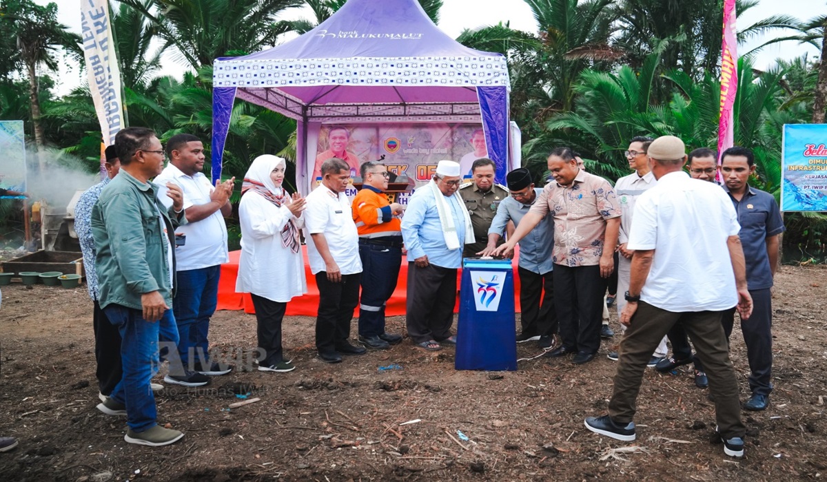 Peresmian pembangunan fasilitas air bersih di Halmahera Tengah