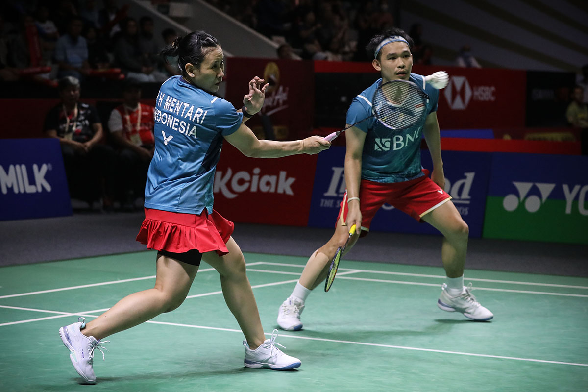 Rinov Rivaldy (kanan) dan Pitha Haningtyas Mentari.