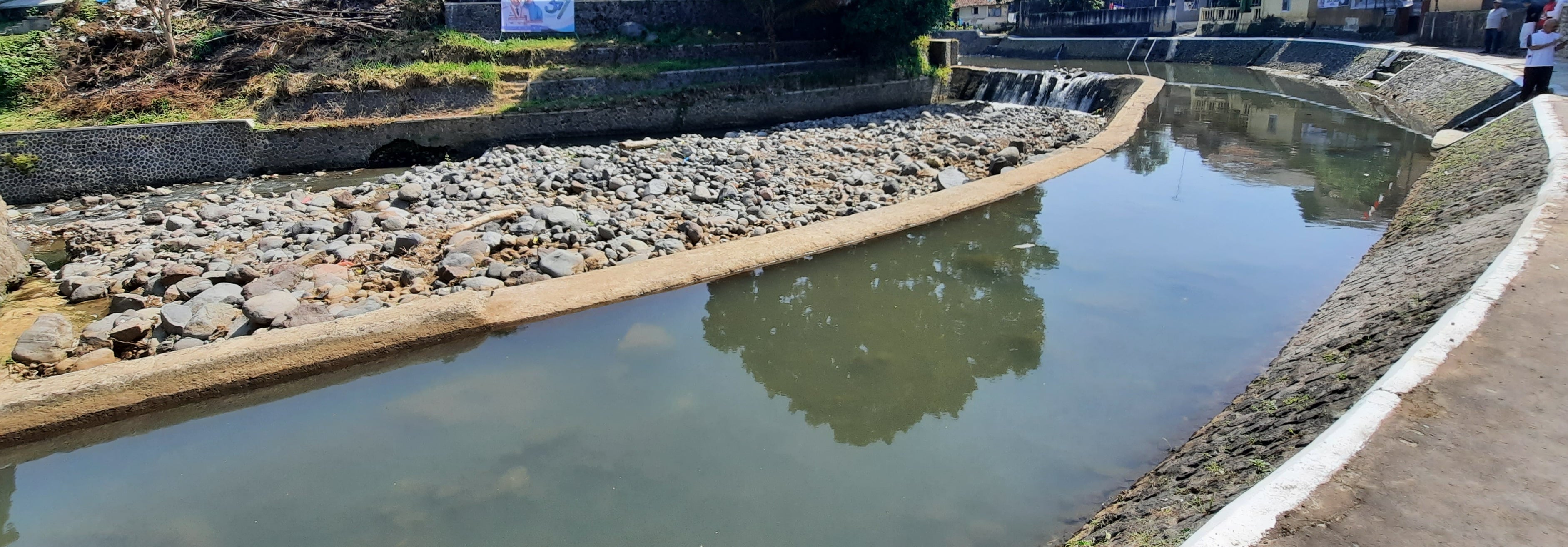 Aliran sungai di Cianjur terus dijaga dari sampah dan limbah lainnya. 